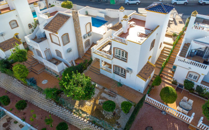 Resale - Villa -
Orihuela Costa - Villamartín
