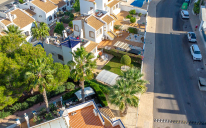Resale - Villa -
Orihuela Costa - Villamartín