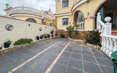 Resale - Villa -
Monforte del Cid