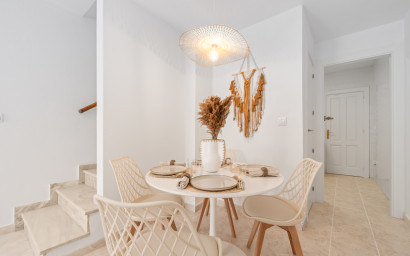 Resale - Townhouse -
La Florida