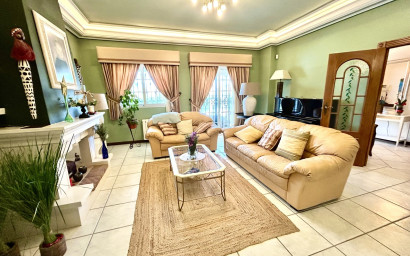 Herverkoop - Villa -
La Mata