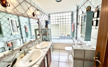 Herverkoop - Villa -
La Mata