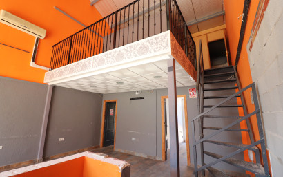 Revente - Local commercial -
Algorfa - La Finca Golf Resort