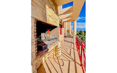 Herverkoop - Villa -
La Nucía - Montebello