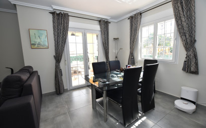 Herverkoop - Villa -
Orihuela Costa - Los Dolses