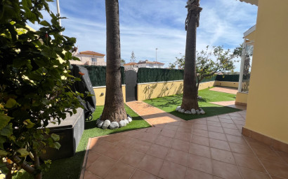 Herverkoop - Villa -
Orihuela Costa - Los Dolses