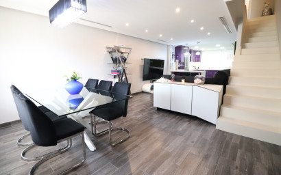 Resale - Townhouse -
Redovan - Redovan - Town