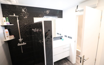 Resale - Townhouse -
Redovan - Redovan - Town