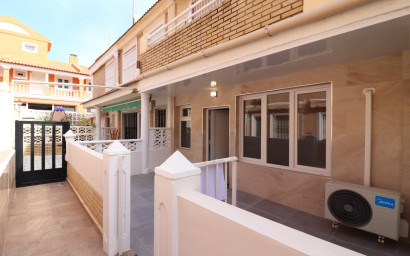 Resale - Apartment -
Torrevieja - Torre La Mata
