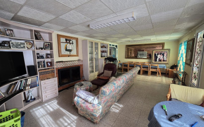 Herverkoop - Villa -
Villena