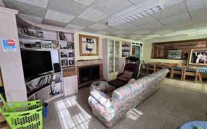 Herverkoop - Villa -
Villena