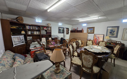 Herverkoop - Villa -
Villena