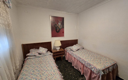 Herverkoop - Villa -
Villena