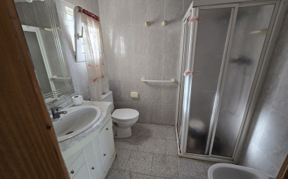 Herverkoop - Villa -
Villena