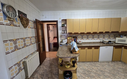 Herverkoop - Villa -
Villena