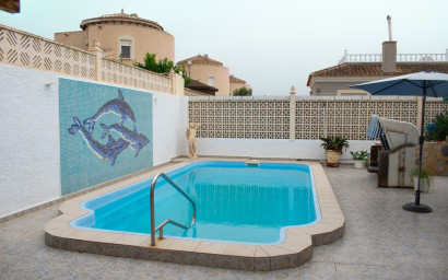 Resale - Villa -
Torrevieja