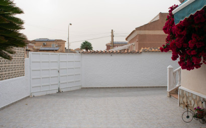 Resale - Villa -
Torrevieja