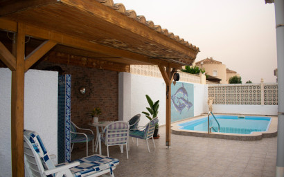 Resale - Villa -
Torrevieja