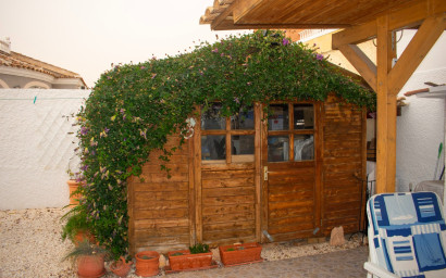 Resale - Villa -
Torrevieja