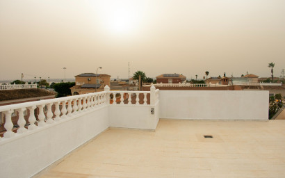 Resale - Villa -
Torrevieja