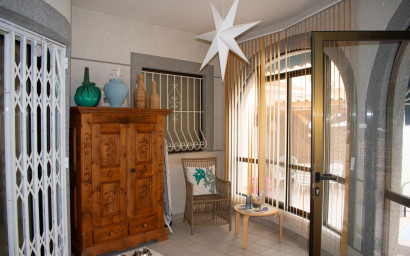 Resale - Villa -
Torrevieja