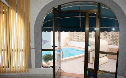 Resale - Villa -
Torrevieja