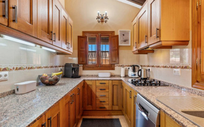 Herverkoop - Landhuis -
Rafal