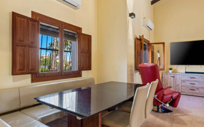 Herverkoop - Landhuis -
Rafal