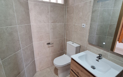 Revente - Maison mitoyenne -
Sax