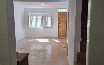 Revente - Maison mitoyenne -
Sax