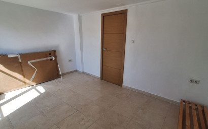 Revente - Maison mitoyenne -
Sax