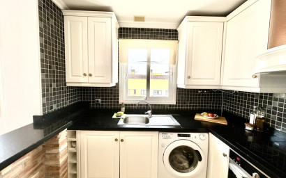 Resale - Apartment -
Villamartín