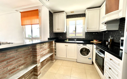 Resale - Apartment -
Villamartín