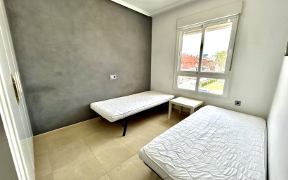 Resale - Apartment -
Villamartín