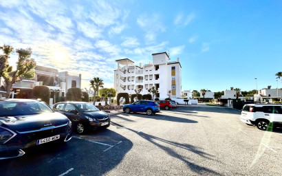 Resale - Apartment -
Villamartín