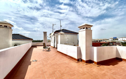 Resale - Apartment -
Villamartín