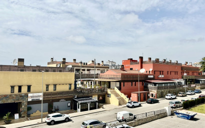 Resale - Apartment -
Villamartín