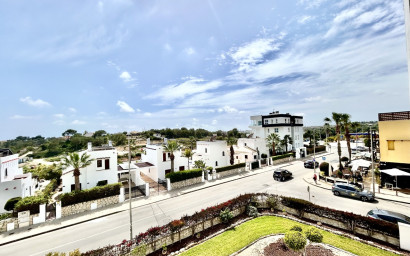 Resale - Apartment -
Villamartín