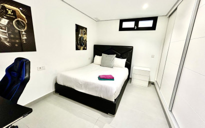 Resale - Villa -
Torrevieja - Los Balcones