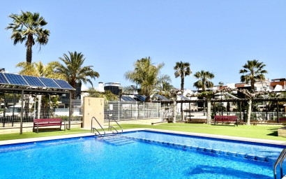 Revente - Maison mitoyenne -
Los Dolses