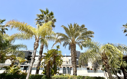 Revente - Maison mitoyenne -
Los Dolses