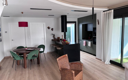 Resale - Townhouse -
Los Montesinos - La Herada