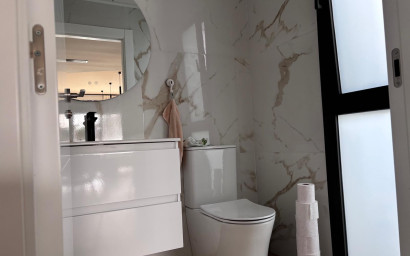 Resale - Townhouse -
Los Montesinos - La Herada