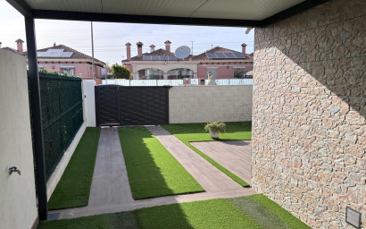 Resale - Townhouse -
Los Montesinos - La Herada