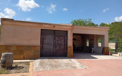 Resale - Finca - Country Property -
Yecla