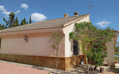 Resale - Finca - Country Property -
Yecla