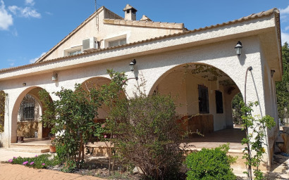 Resale - Finca - Country Property -
Yecla