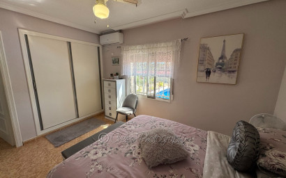 Herverkoop - Villa -
Catral