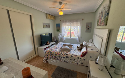 Herverkoop - Villa -
Catral