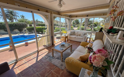 Herverkoop - Villa -
Catral